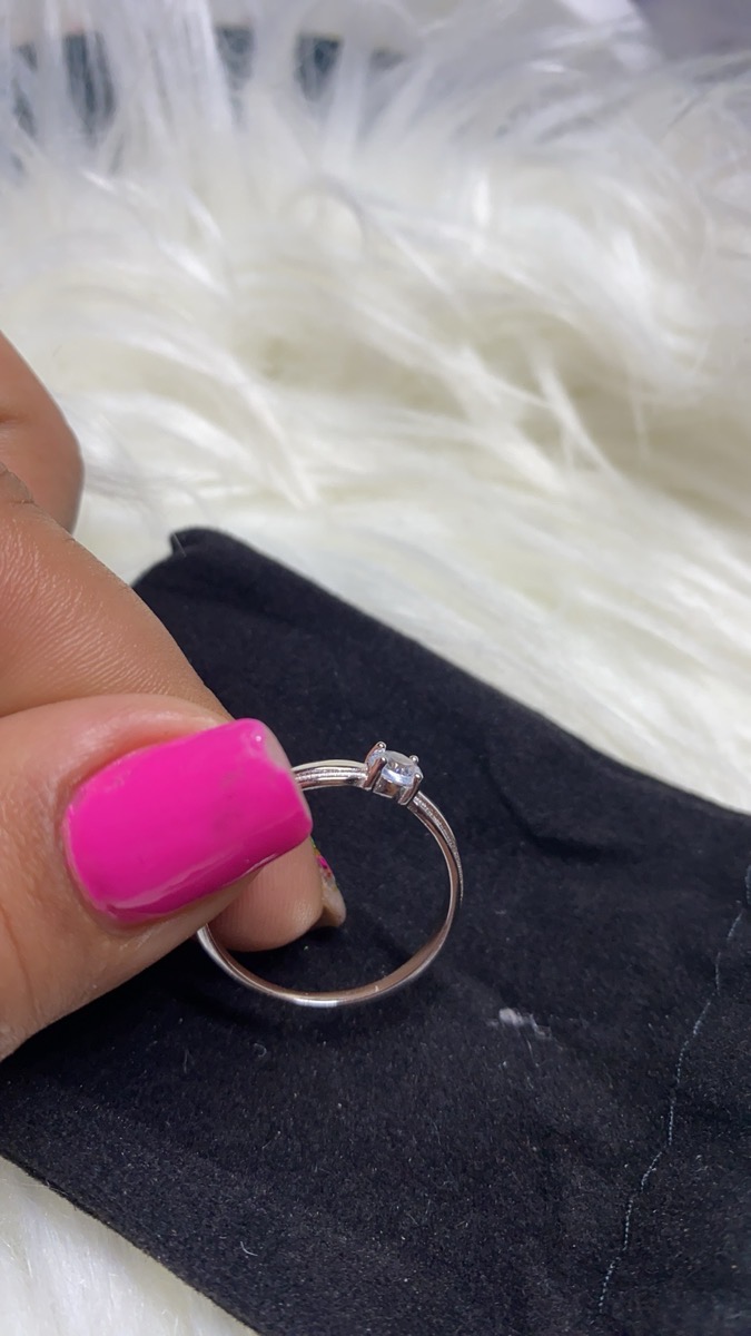 Pure Silver S925 Minimalist Round Synthetic Zirconia Women'S Ring Unique Niche Light Luxury Elegant Ring Valentine'S Day Exquisite Gift 2G photo review