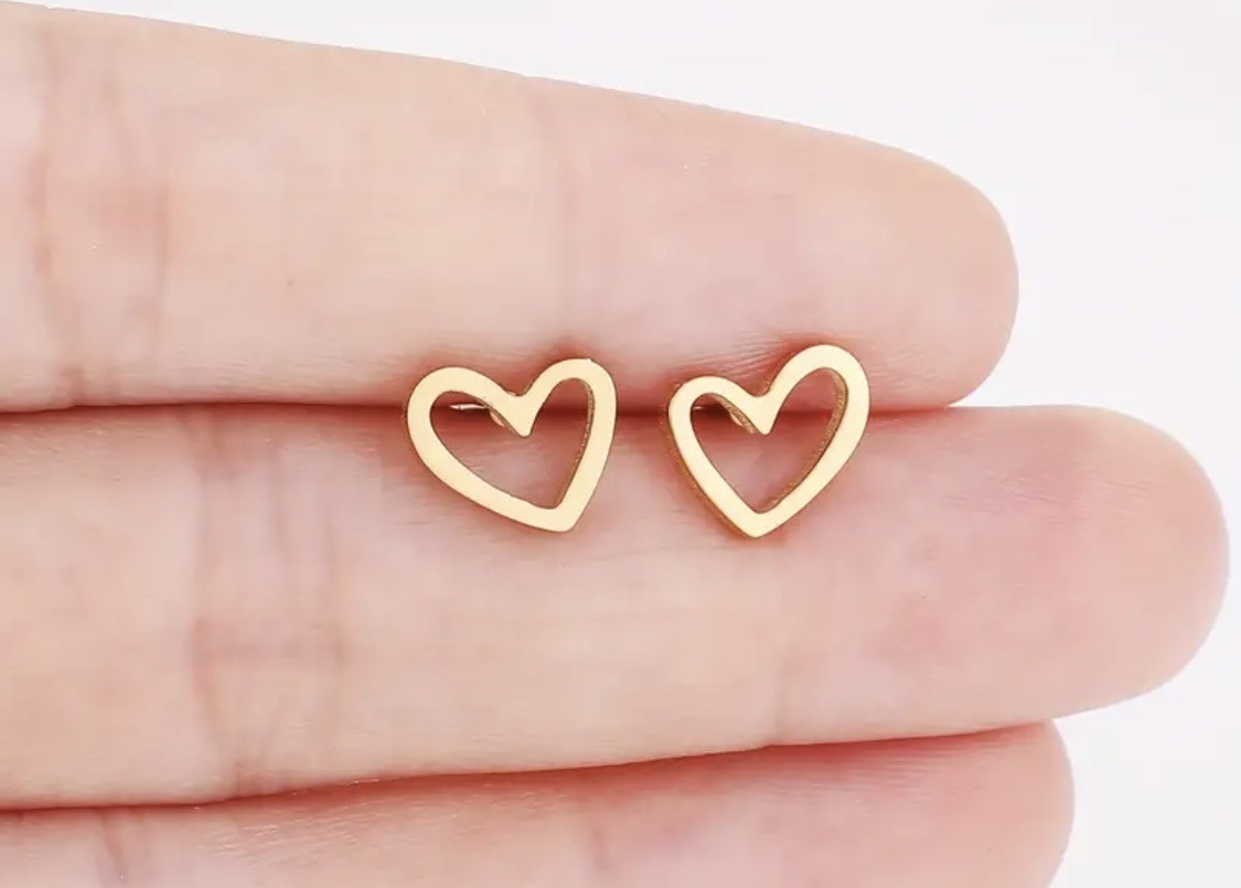 [Heart Stud Earrings] NEWMJJEWELRY 316 Stainless Steel Heart Stud Earrings - Elegant & Cute, Perfect for Daily Wear and Special Occasions like Weddings, Valentine'S Day, Daily Wear Earrings|Chic Earrings|Durable Earring photo review