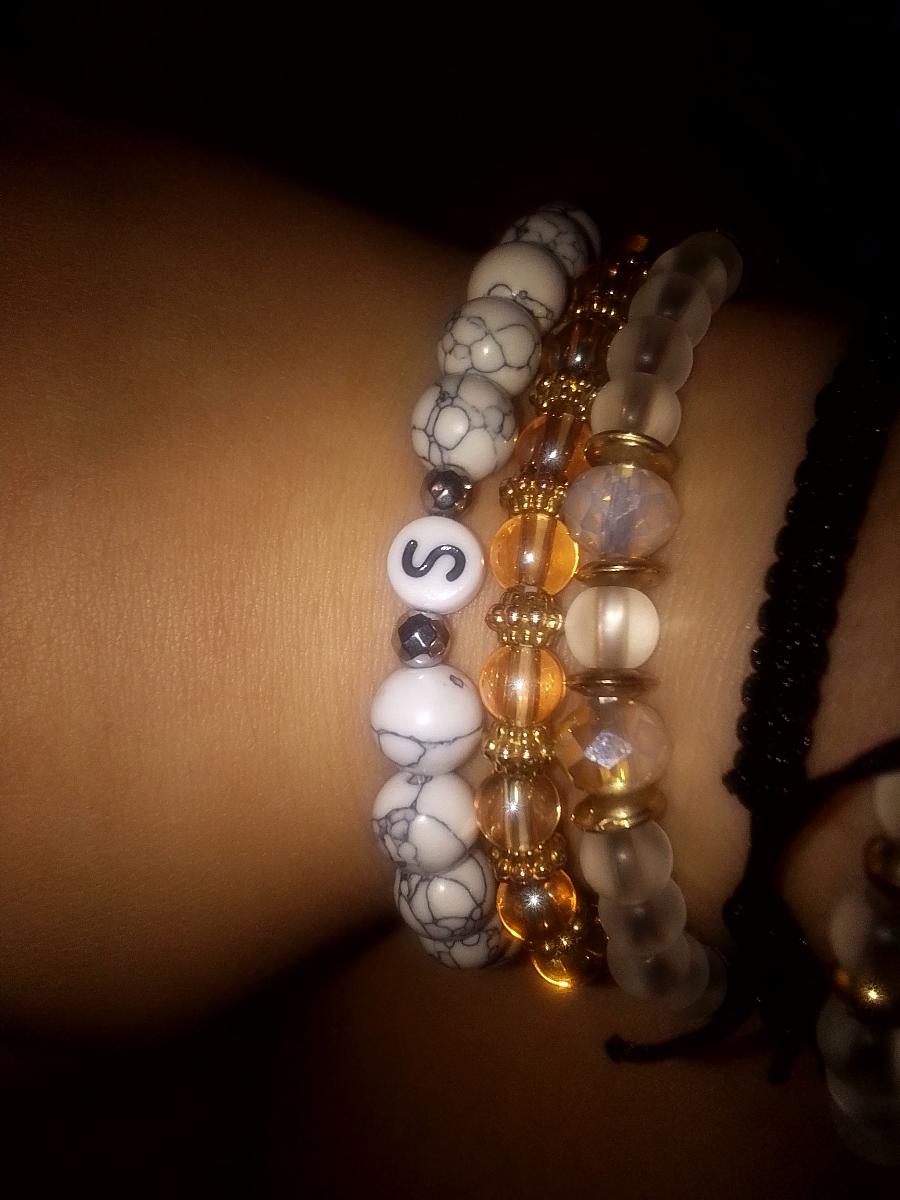 1pc Couple Jewelry Initial Bracelet 26 Letter White Turquoise Black Onyx Beaded Bracelet Gifts for Best Friend And Couples photo review