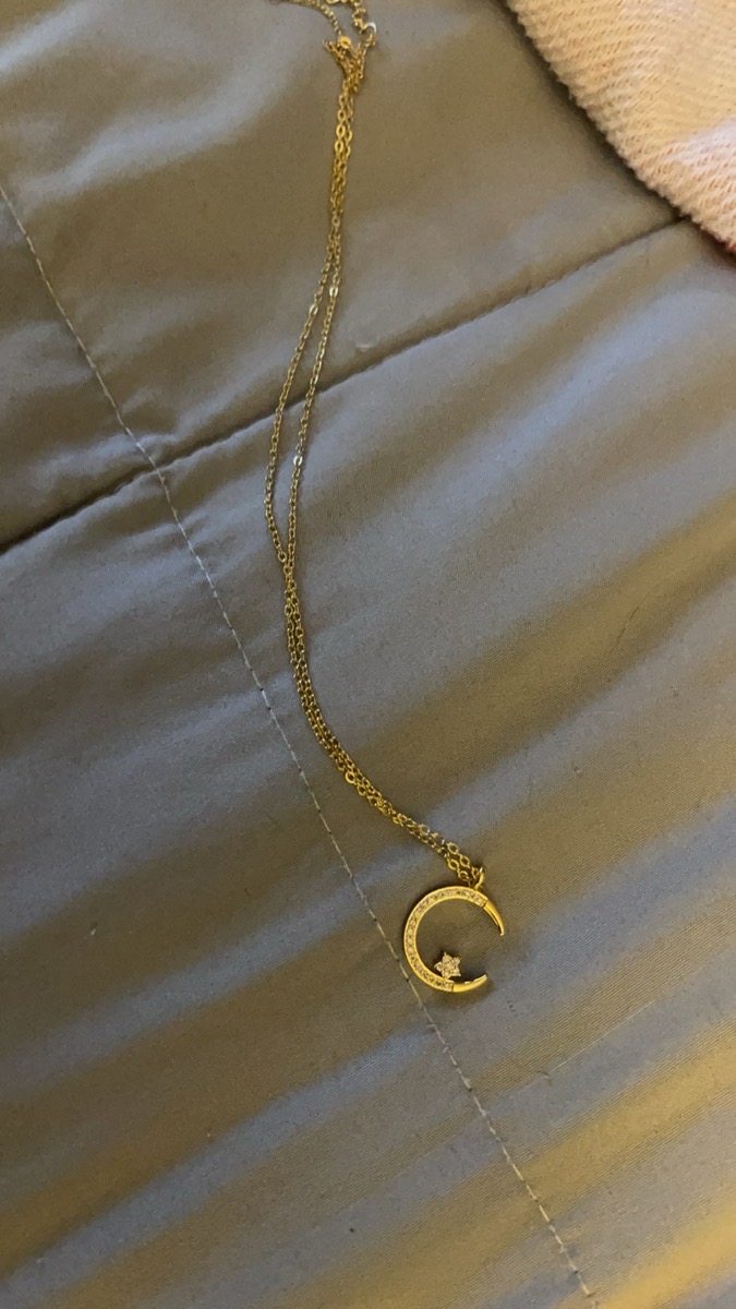 The Star And Moon Necklace Is Incredibly Dazzling, Featuring Exquisite Zirconia, Perfect for Students As a Collarbone Chain photo review
