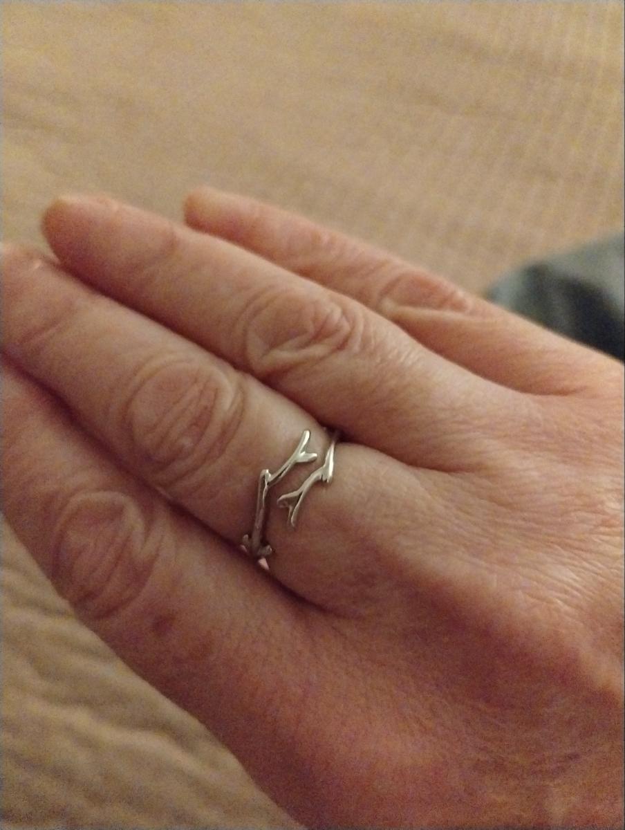 Simple and Stylish Adjustable Antler Ring for Women's Casual Wear, Cute Best Friend Birthday Valentine's Day Gift photo review