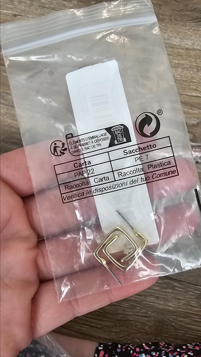 Temperament Woman'S Geometric Minimalist Niche Stud Earrings All-Match Fashion Ear Jewelry photo review