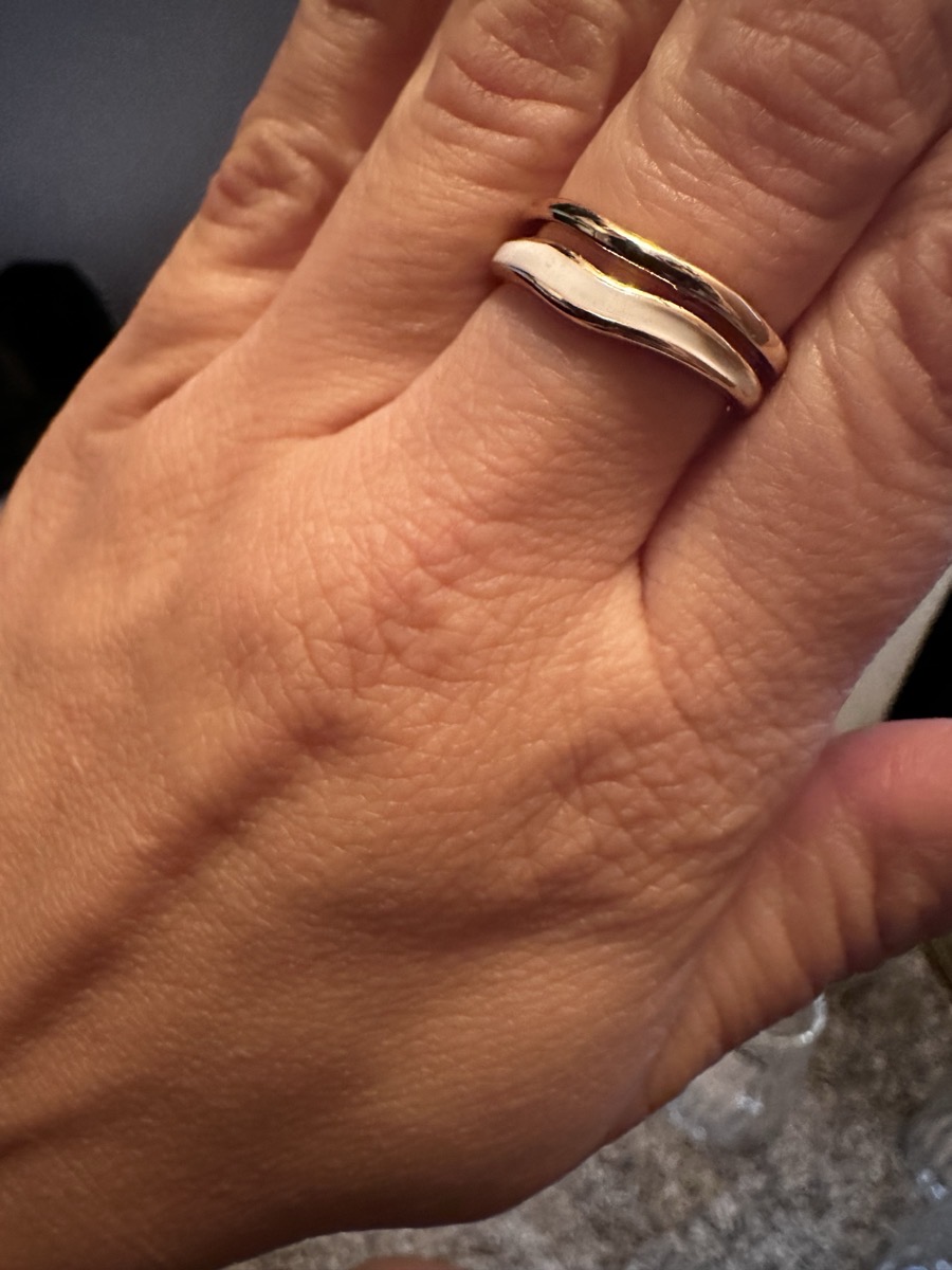 A Minimalist And Stylish Design Featuring a Cold Wind-Inspired Sand Cloud Ring for Women, Complete with an Open Index Finger Style photo review