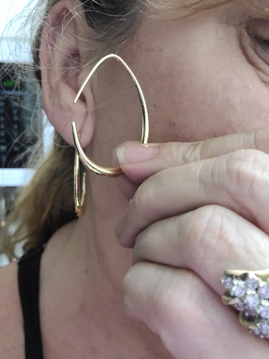 Hoop Earrings Teardrop-shaped Minimalist Chic Pair A Of Exuding Elegance, Perfect For Ladies To Wear To Parties And Vacations photo review