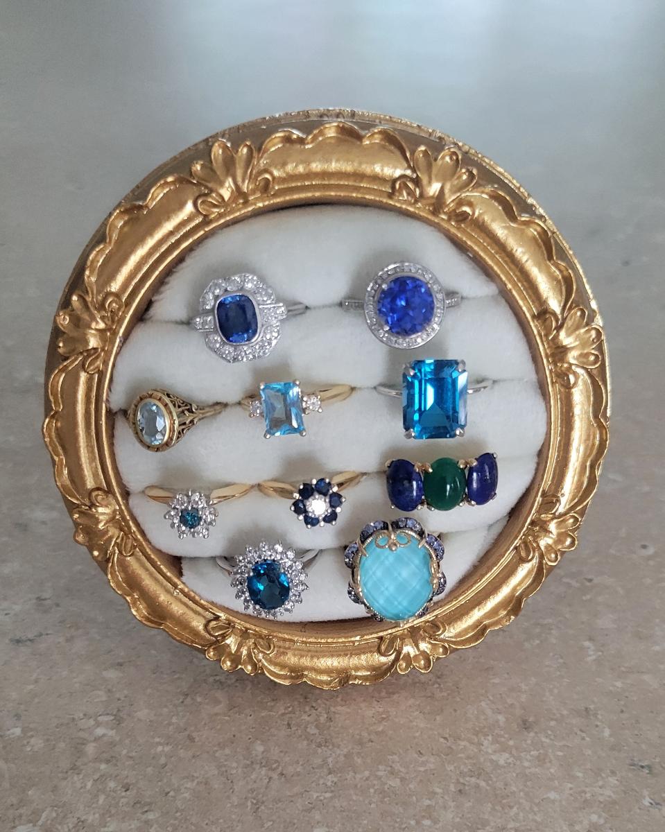 1pc Jewelry Ring Display Tray Golden Round Resin Beige Flannelette Ring Tray Jewelry Display Storage photo review