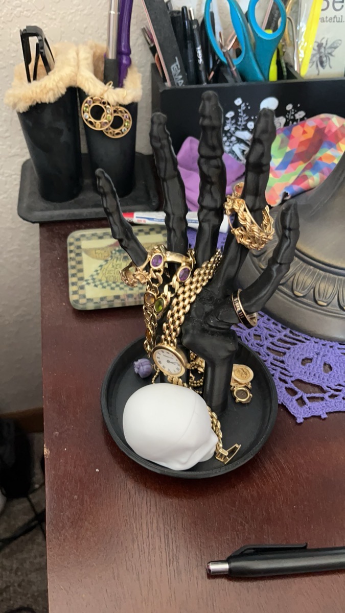 Handmade ABS Gothic Stand - Durable Storage Box for Necklaces, Earrings, And Rings with Decorative Bone Design - Perfect for Halloween, Home Decor, And Dressing Table Storage photo review