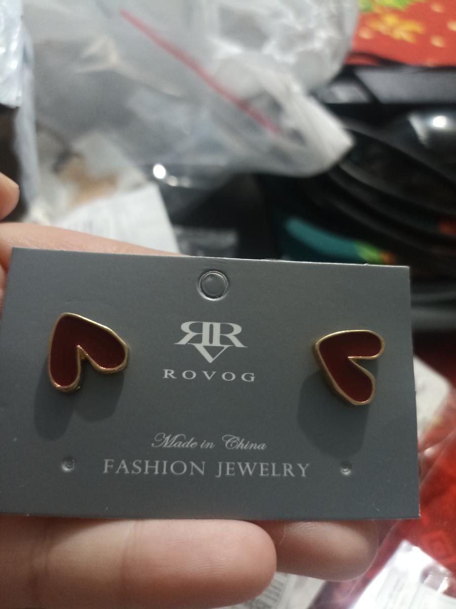 1 Pair Elegant Red Heart Stud Earrings for Women – Chic and Simple Zinc Alloy Design, Perfect for Casual Attire or Gifting, Everyday Earrings | Chic Design | Zinc Alloy Jewelry, Cute Earrings photo review