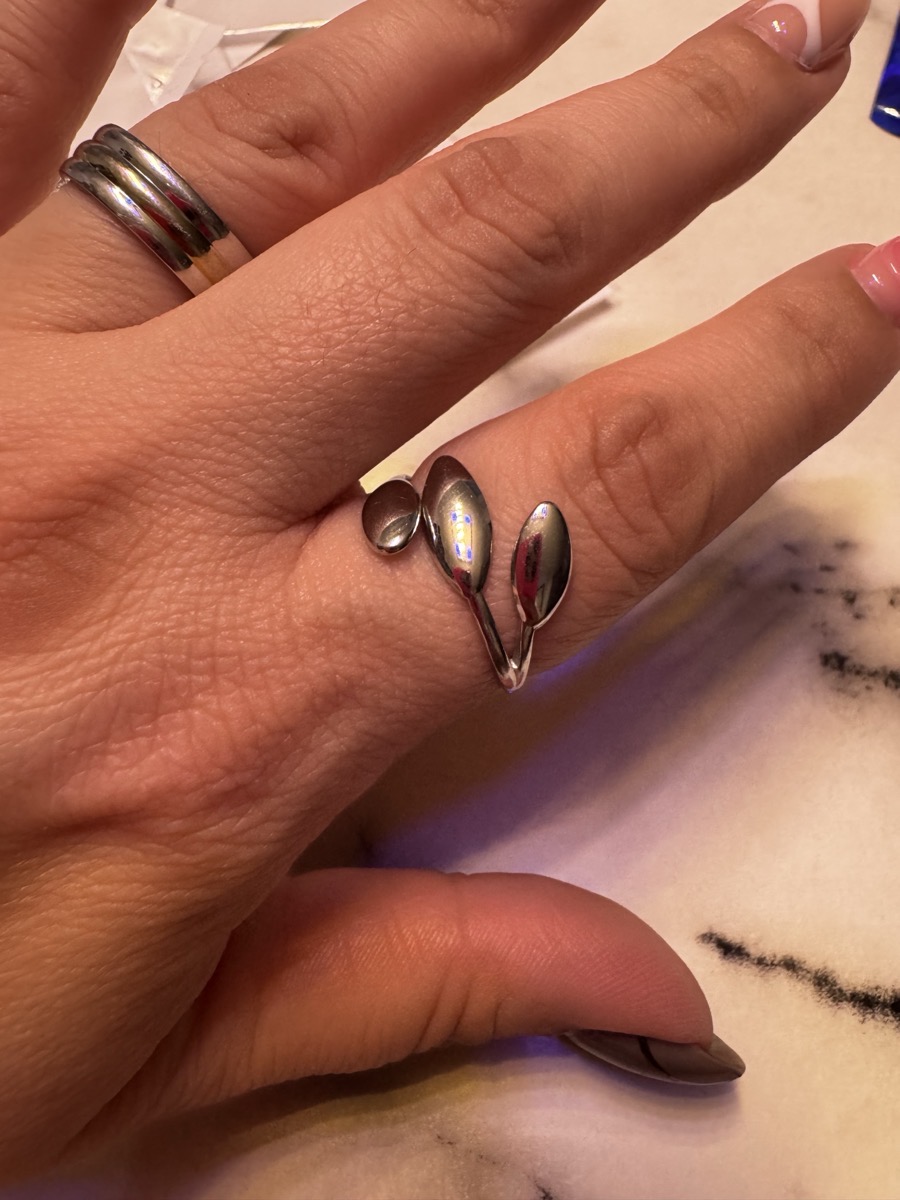 Tri-Leaf Adjustable Open Ring in 304 304 Stainless Steel Material Tarnish-Proof Perfect for Daily Wear Holiday Occasions Stylish Unisex Gift for Teenager For Teenager photo review
