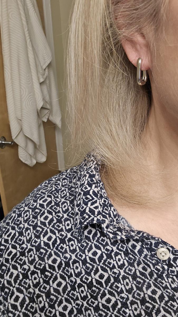 Three-dimensional Geometric Inspired Design Hoop Earrings A Pair of Featuring an Elegant and Minimalist Style Suitable for Women's Daily Wear and Gifting Occasions photo review