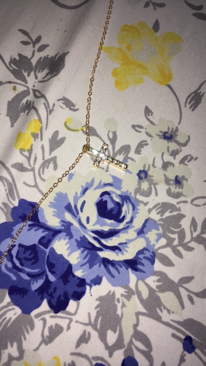 1pc Women' Bohemian & White Necklace - GOLDEN-TONE ALLOY Chain with Imitation White, Minimalist Elegant Pendant for Daily Wear,, Valentine' Gift, Year-Round Versatile photo review