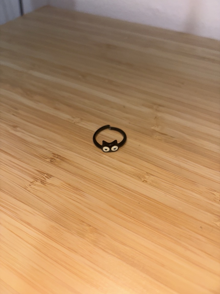 Chic Black Cat Cuff Ring - Fashionable Accessory for Girls - Gunmetal Finish, Alloy & Acrylic photo review